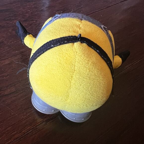 Despicable Me Bob Minion Plush - Picture 6 of 7